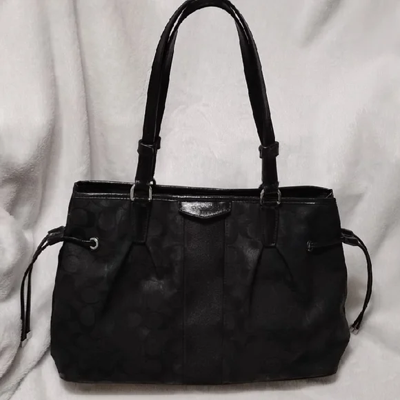 COACH 🐎SIGNATURE C Elegant Black Shoulder Bag! Vintage & EUC💕 - Picture 1 of 15